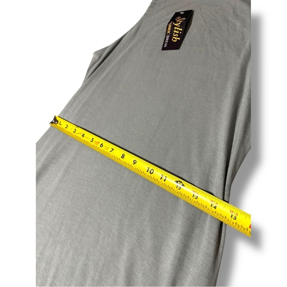 Stylish NWT Green Sleeveless Crewneck Sheath Style Bodycon Midi Dress - Picture 15 of 15